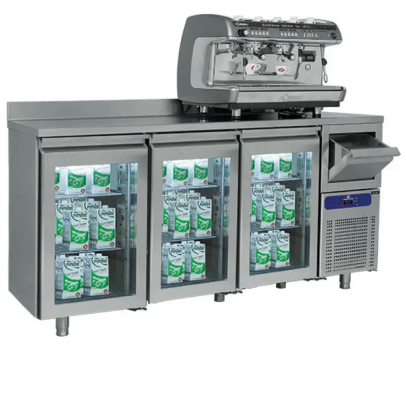 Koffie-Koelwerkbank | 632L | 3 Glasdeuren (1/1 GN) + Afkloplade | -2°C/+8°C | Geventileerd | 0.45kW | Achteropstand | 2135x600x1000/1150(h)mm Goedkoop